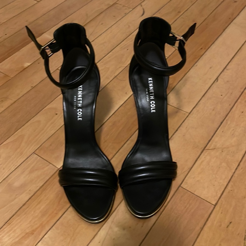 Kenneth Cole Brooke Ankle Strap Heeled Sandal